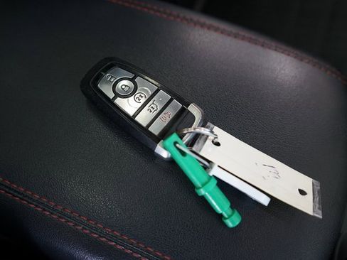 Used 2020 Ford Edge ST-Line w/ Cold Weather Package image 59