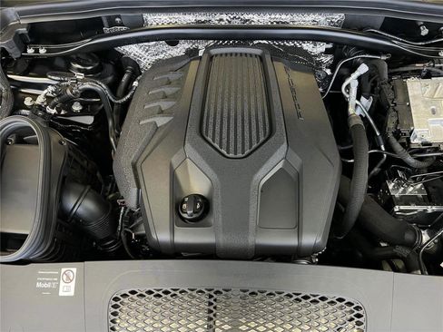 Used 2026 Porsche Macan image 27