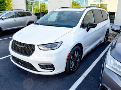 Used 2025 Chrysler Pacifica Limited