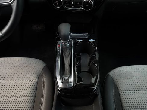 Used 2025 Chevrolet Trax LT w/ LT Convenience Package FWD image 15