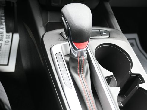 Used 2025 Chevrolet Trax RS image 35