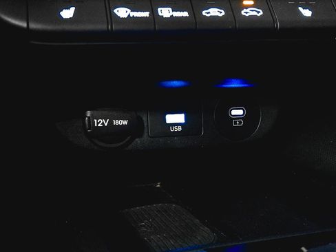 Used 2024 Hyundai Elantra Limited image 32