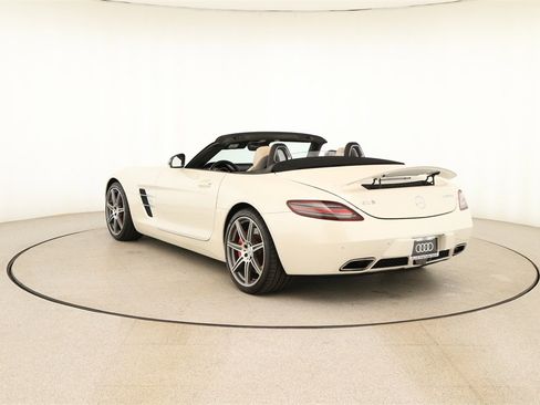 Used 2012 Mercedes-Benz SLS AMG Roadster image 4