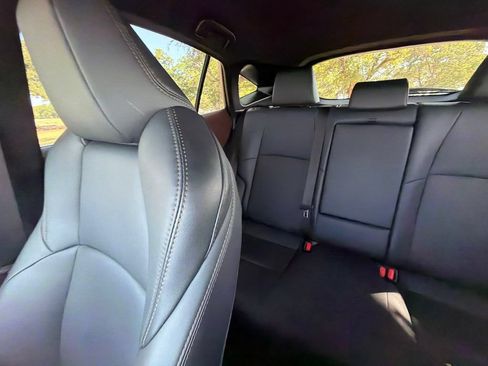 Used 2024 Toyota Venza XLE AWD/4WD image 34