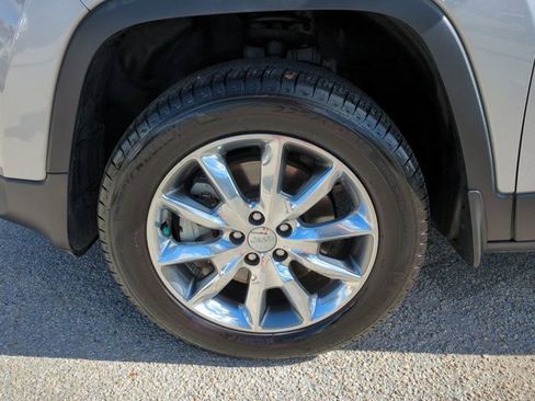 Used 2014 Jeep Cherokee Limited image 10