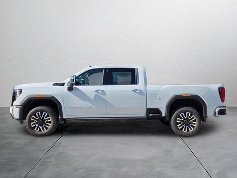New 2026 GMC Sierra 3500 Denali Ultimate AWD/4WD image 3