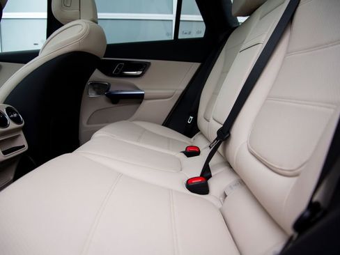 New 2026 Mercedes-Benz GLC 300 4MATIC image 13