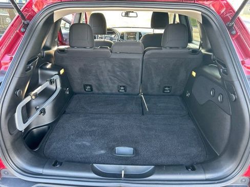 Used 2017 Jeep Cherokee Latitude w/ Safety/Convenience Group image 20