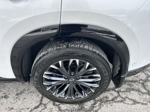 Used 2024 Nissan Rogue Platinum image 11