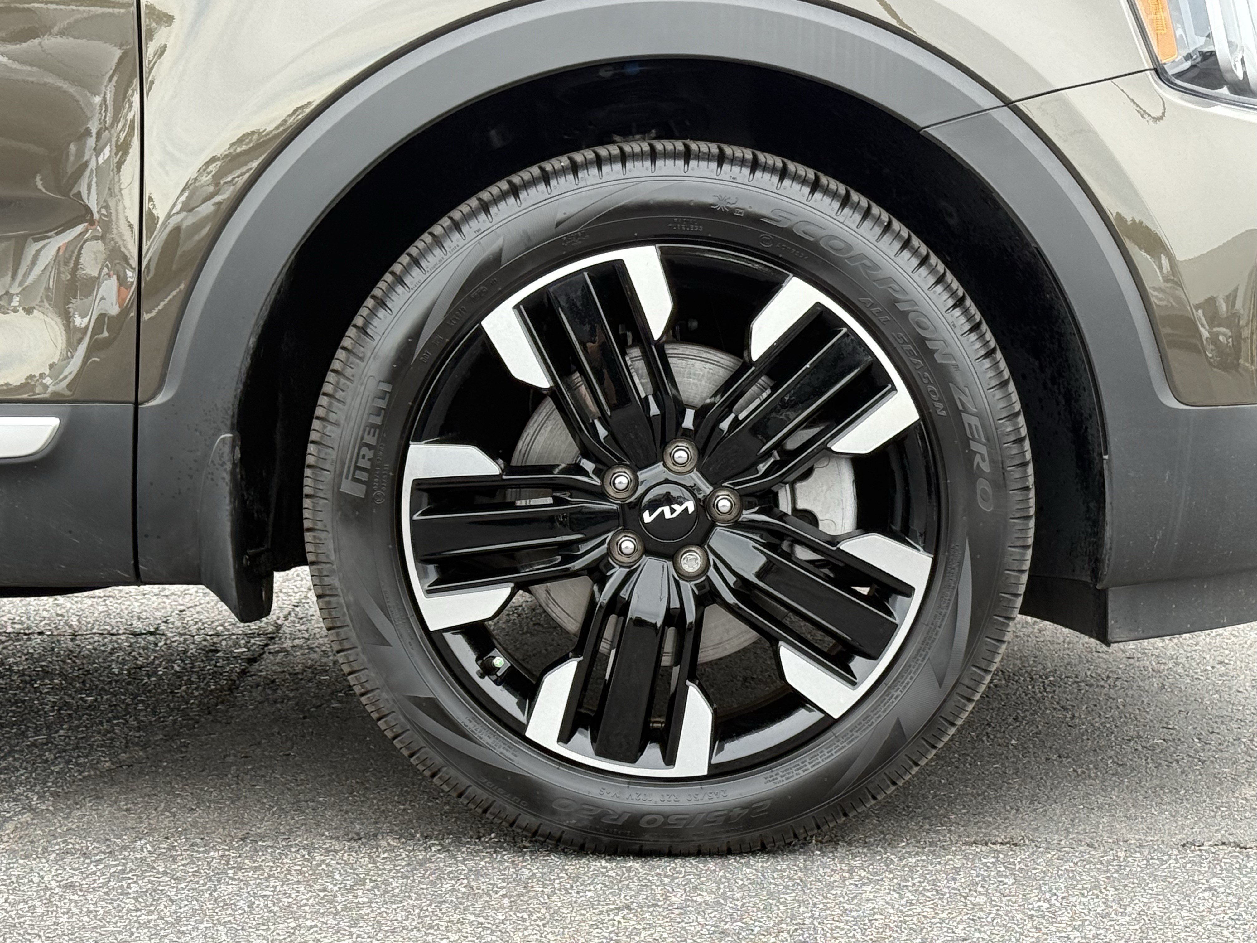 Used 2025 Kia Telluride SX FWD image 12