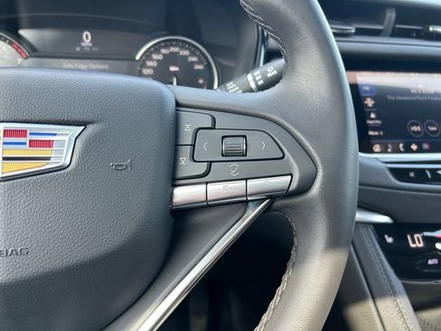 Used 2025 Cadillac XT6 Luxury AWD/4WD image 16