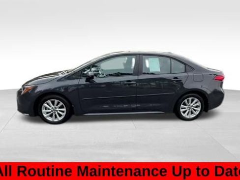 Used 2025 Toyota Corolla LE image 3