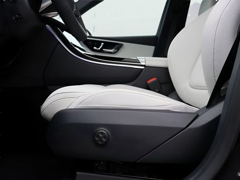 Certified 2026 Mercedes-Benz GLC 300 4MATIC image 39