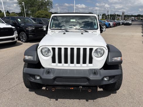 Used 2018 Jeep Wrangler Unlimited Sport S AWD/4WD image 3