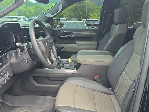 Used 2026 Chevrolet Silverado 1500 ZR2 AWD/4WD image 14
