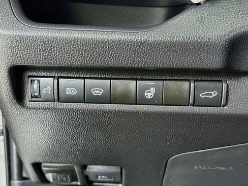 Used 2025 Toyota RAV4 XLE w/ Convenience Package AWD/4WD image 11