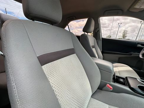 Used 2012 Toyota Camry LE FWD image 18