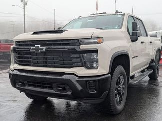 New 2026 Chevrolet Silverado 1500 Custom Trail Boss w/ LPO, Dark Essentials Package video 3