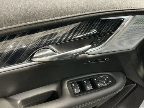 Used 2024 Cadillac XT6 Premium Luxury AWD/4WD image 16
