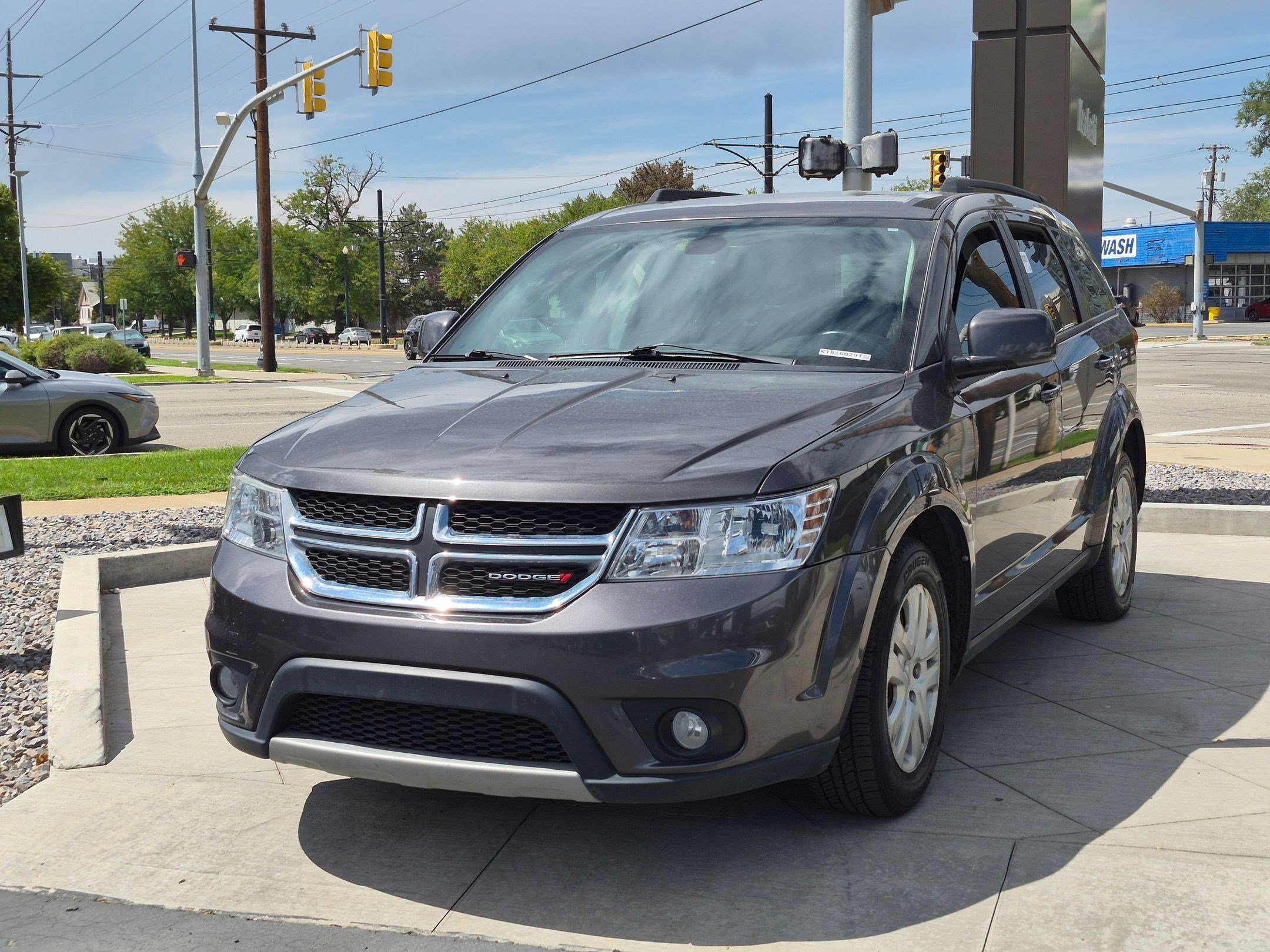 Used 2019 Dodge Journey SE w/ Connectivity Group FWD image 9