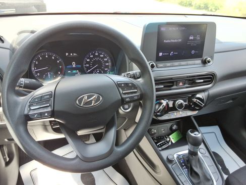 Used 2022 Hyundai Kona SEL AWD/4WD image 12