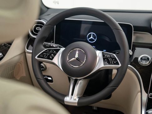 New 2026 Mercedes-Benz GLC 300 4MATIC image 11