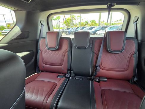 Used 2025 INFINITI QX80 Autograph AWD/4WD image 23