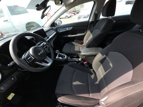 Used 2023 Kia Forte LX image 10