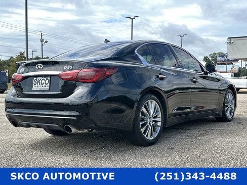 Used 2018 INFINITI Q50 Luxe w/ Essential Package (3.0T Luxe) image 5