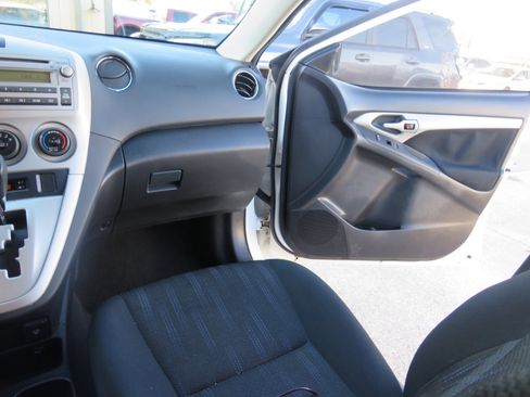 Used 2012 Toyota Matrix S image 22