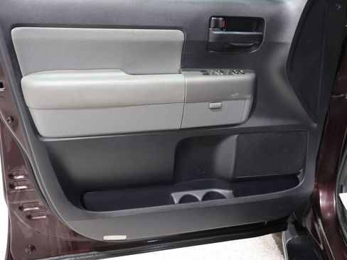 Used 2016 Toyota Sequoia SR5 AWD/4WD image 12