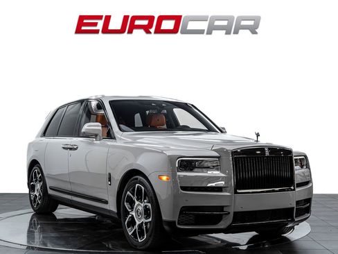 Used 2023 Rolls-Royce Cullinan Black Badge w/ Dark Exterior Package image 9