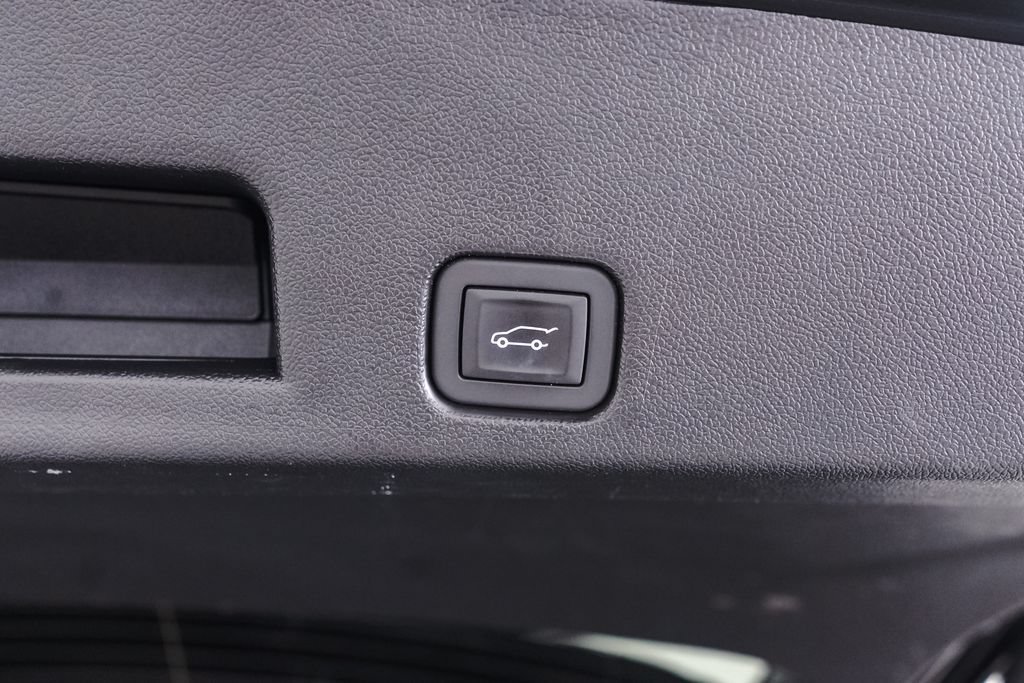 Used 2026 Chevrolet Traverse LT FWD image 40