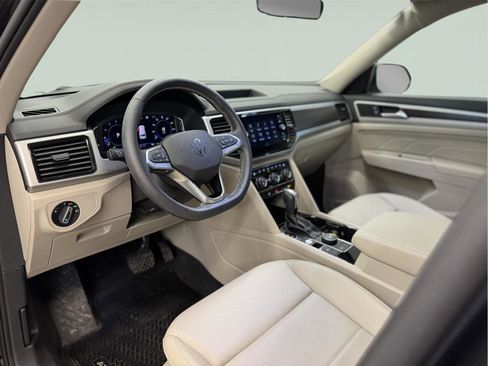 Used 2023 Volkswagen Atlas SE w/ Panoramic Sunroof Package AWD/4WD image 26