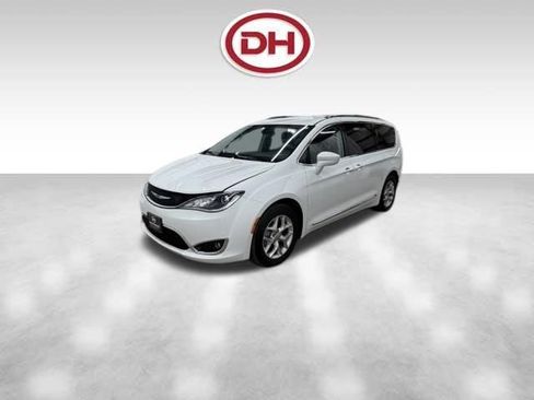 Used 2020 Chrysler Pacifica Touring-L Plus w/ Tire & Wheel Group FWD image 11
