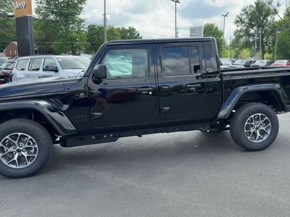 New 2026 Jeep Gladiator Sport