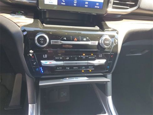 Certified 2021 Ford Explorer Limited w/ Hybrid Equipment Group 310A image 29