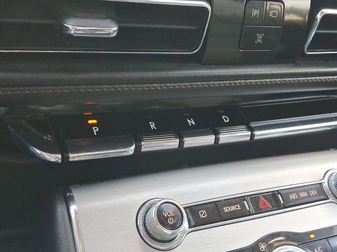 Used 2024 Lincoln Aviator AWD w/ Premium Package image 16