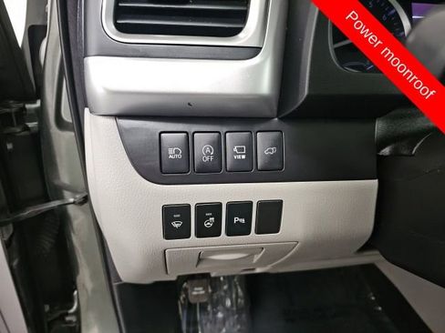 Used 2017 Toyota Highlander Limited Platinum image 18