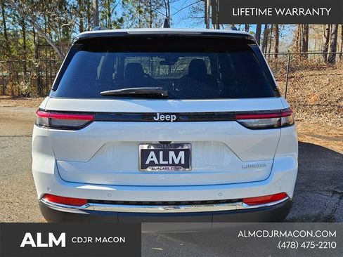 New 2025 Jeep Grand Cherokee Laredo RWD image 12