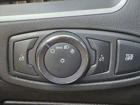 Used 2019 Ford Edge SE image 11