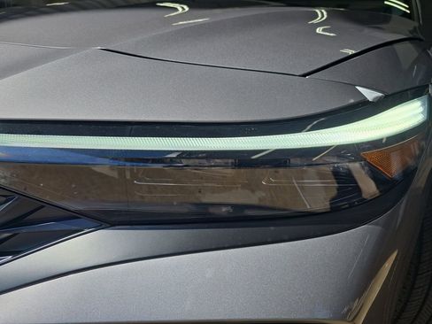 New 2026 Hyundai Elantra Limited FWD image 32