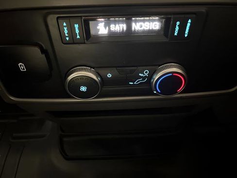 Used 2018 Ford Expedition Max XLT image 33