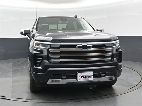 Used 2022 Chevrolet Silverado 1500 High Country w/ High Country Premium Package image 10