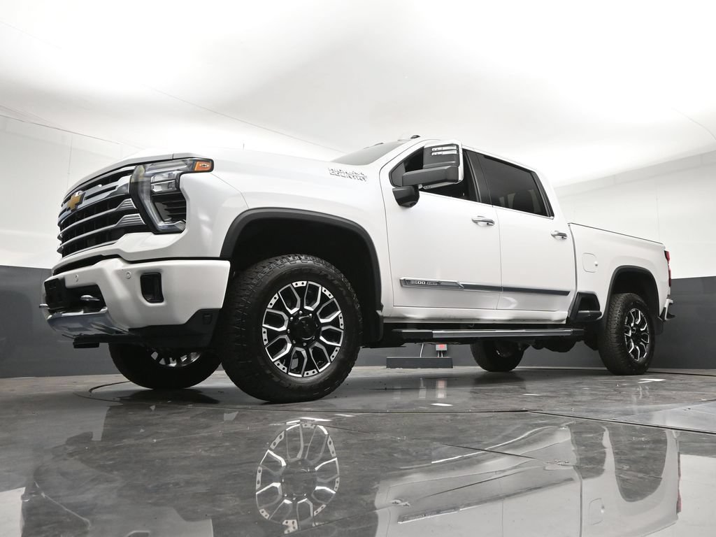 Certified 2025 Chevrolet Silverado 3500 High Country AWD/4WD image 23