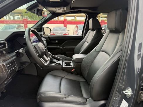 Used 2024 Toyota Tacoma Limited w/ Limited Package (LT) image 29