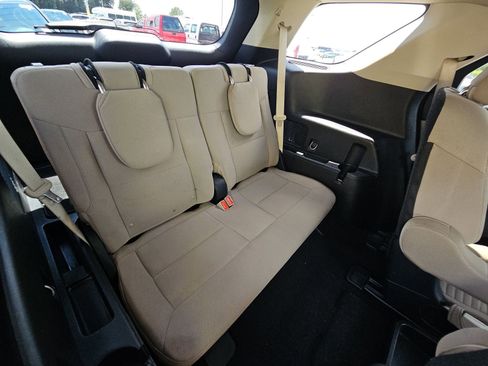 Used 2020 Ford Explorer XLT RWD image 6