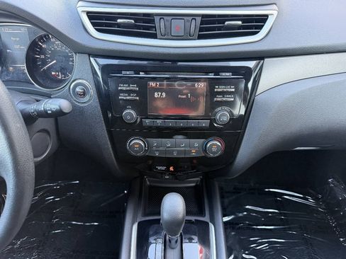 Used 2016 Nissan Rogue SV AWD/4WD image 11