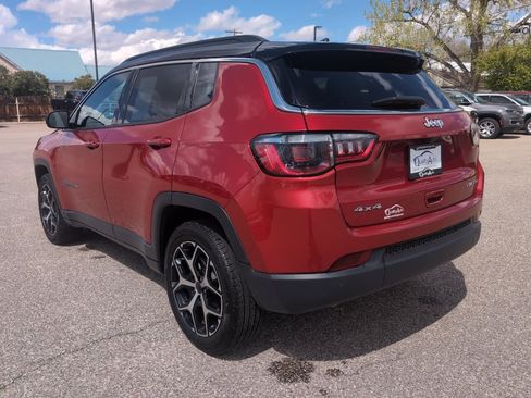 Used 2025 Jeep Compass Limited AWD/4WD image 8