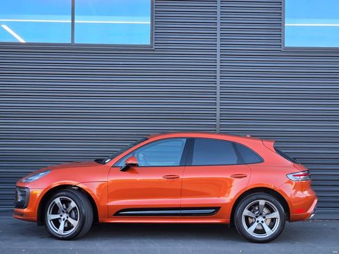 Certified 2025 Porsche Macan image 2